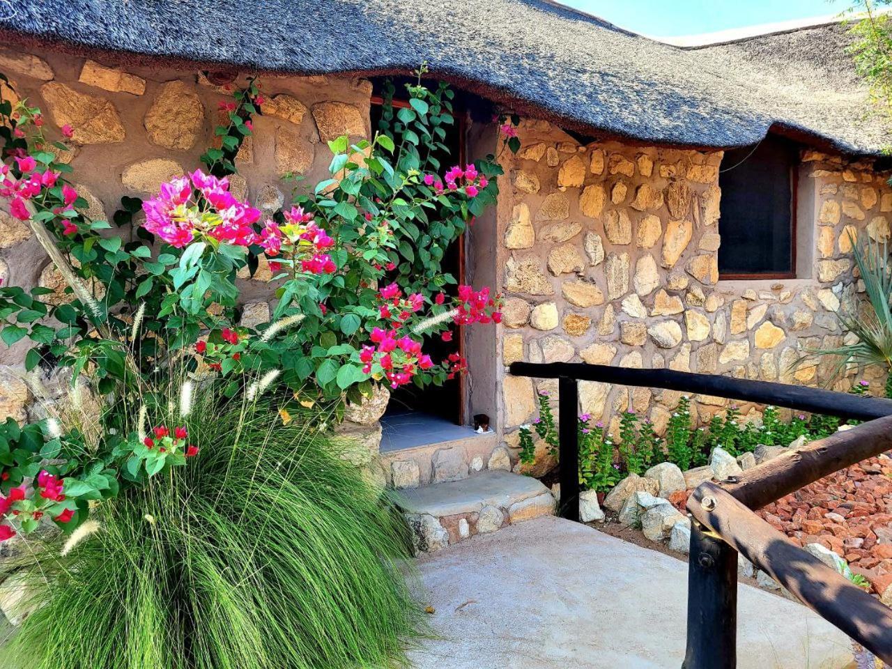 Kapika Waterfall Lodge Epupa Bagian luar foto