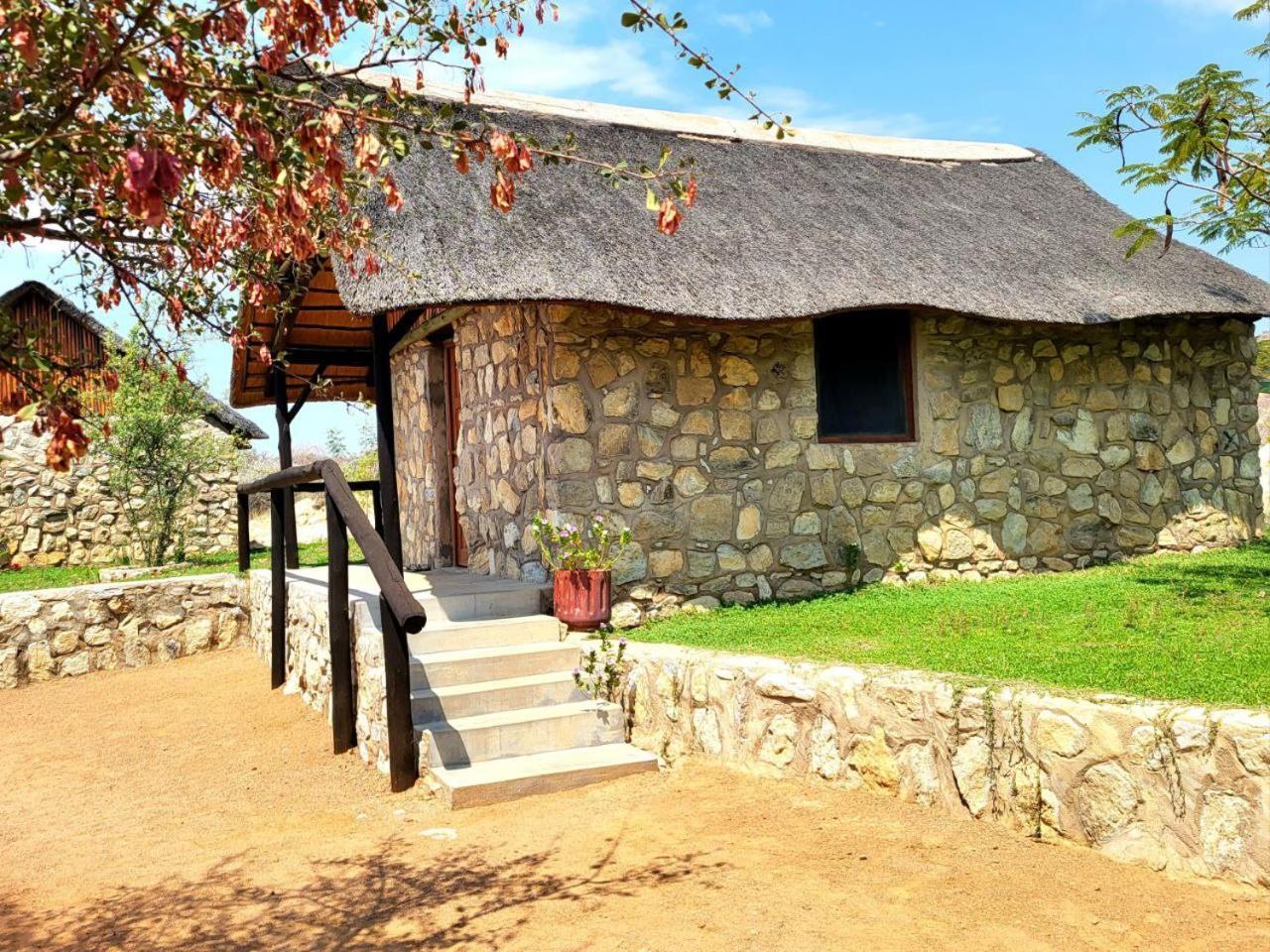 Kapika Waterfall Lodge Epupa Bagian luar foto