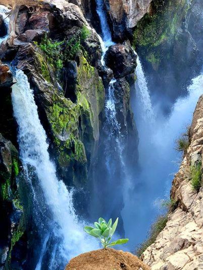 Kapika Waterfall Lodge Epupa Bagian luar foto