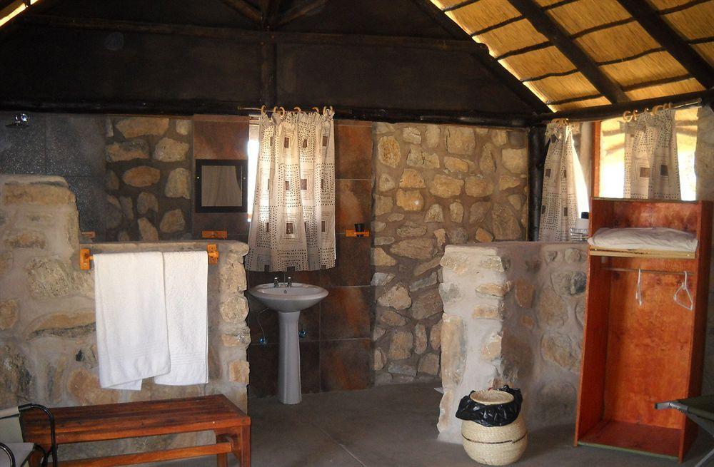 Kapika Waterfall Lodge Epupa Bagian luar foto