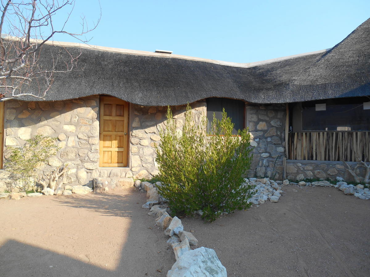 Kapika Waterfall Lodge Epupa Bagian luar foto