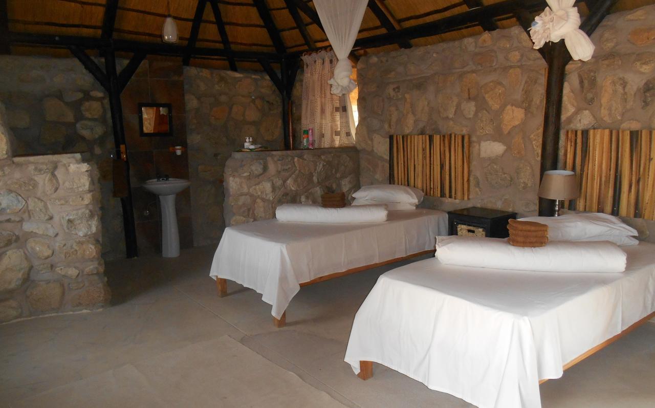 Kapika Waterfall Lodge Epupa Ruang foto