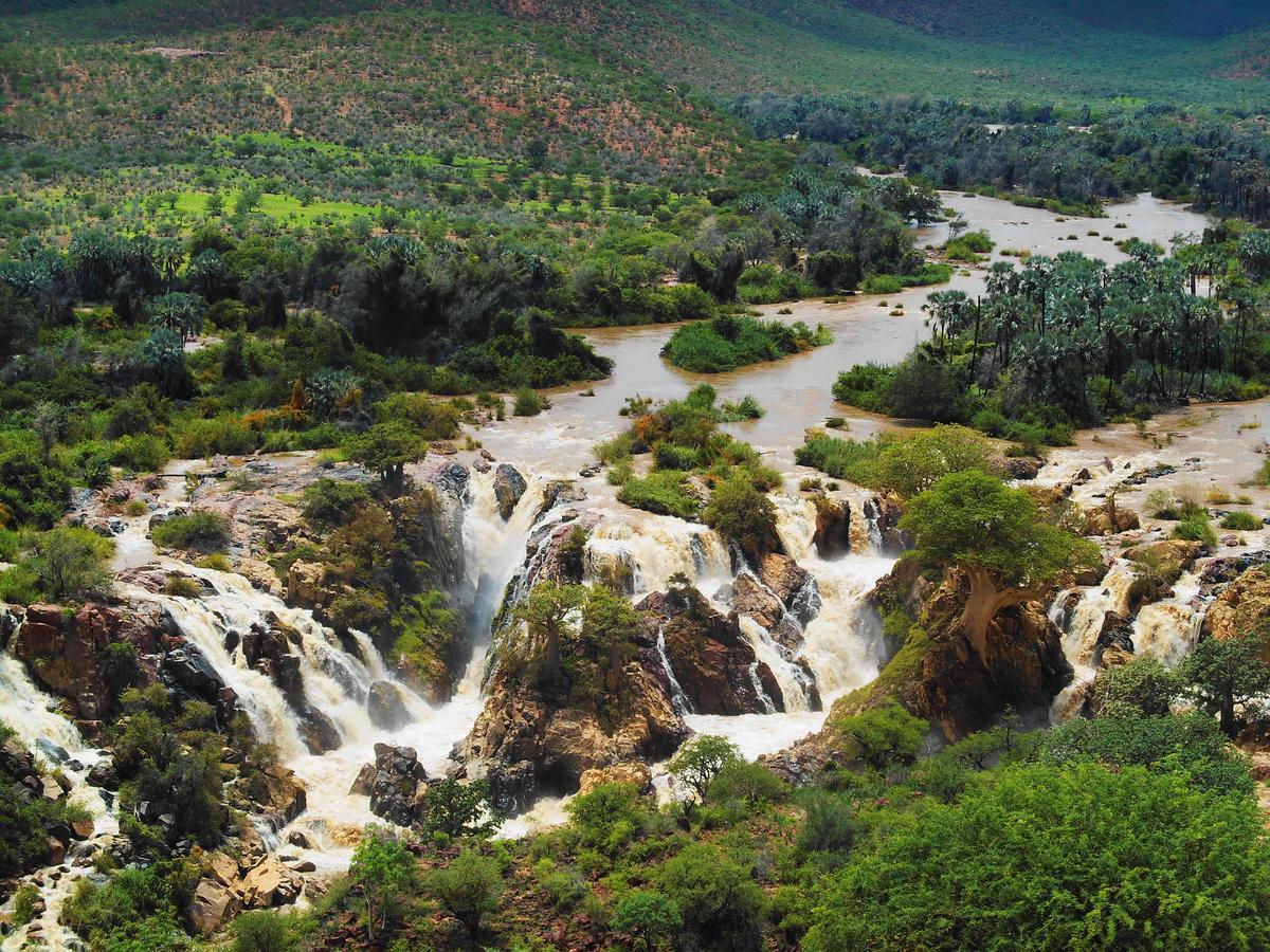 Kapika Waterfall Lodge Epupa Bagian luar foto